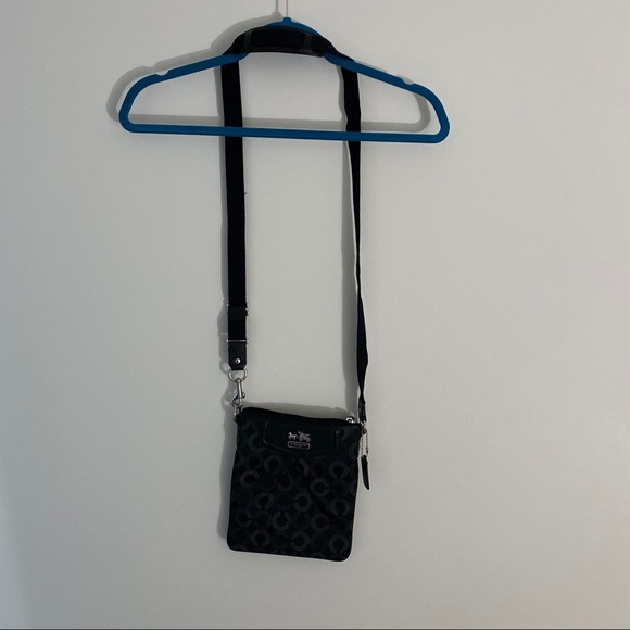 Coach | Crossover Bag - Picture 2 of 8